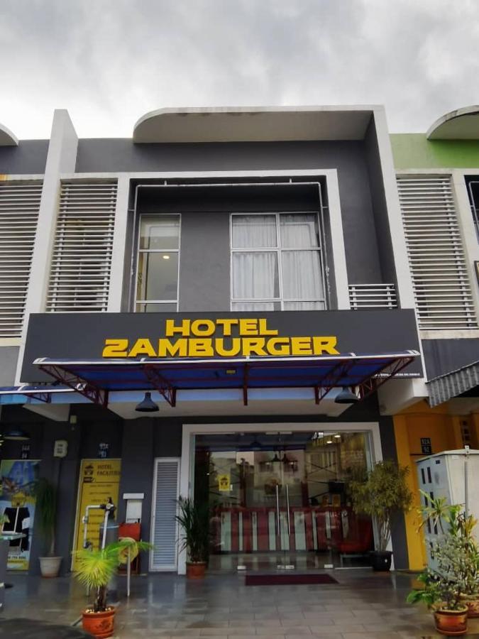 Hotel Zamburger Enstek Sepang Ngoại thất bức ảnh