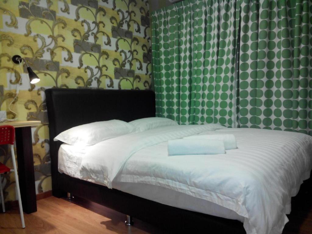 Hotel Zamburger Enstek Sepang Ngoại thất bức ảnh