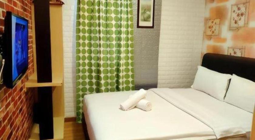 Hotel Zamburger Enstek Sepang Ngoại thất bức ảnh