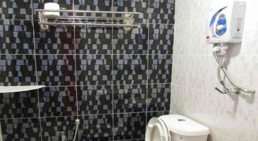 Hotel Zamburger Enstek Sepang Ngoại thất bức ảnh