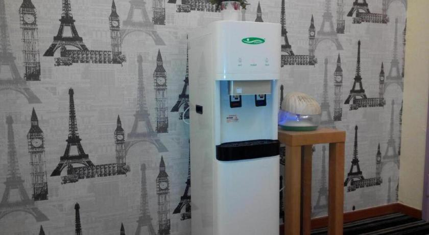 Hotel Zamburger Enstek Sepang Ngoại thất bức ảnh