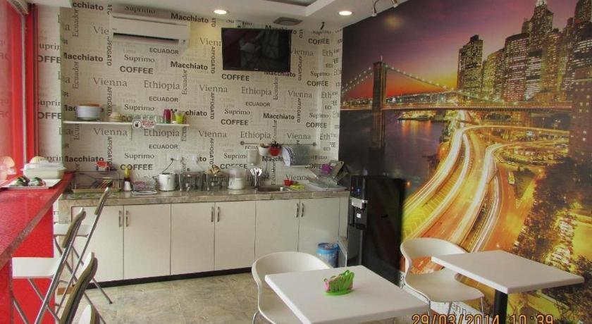 Hotel Zamburger Enstek Sepang Ngoại thất bức ảnh