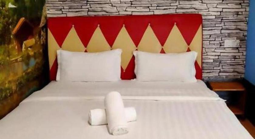 Hotel Zamburger Enstek Sepang Ngoại thất bức ảnh
