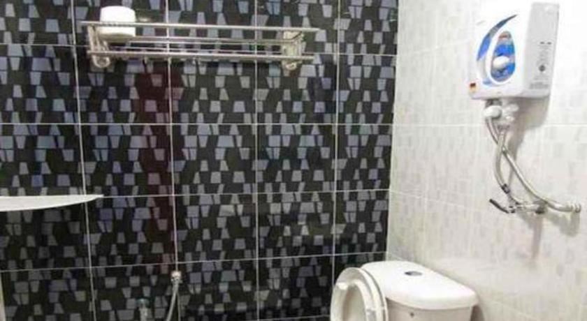 Hotel Zamburger Enstek Sepang Ngoại thất bức ảnh