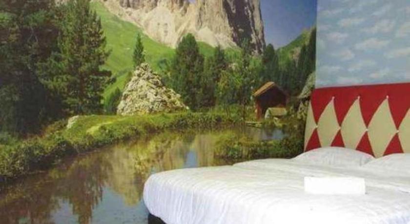 Hotel Zamburger Enstek Sepang Ngoại thất bức ảnh