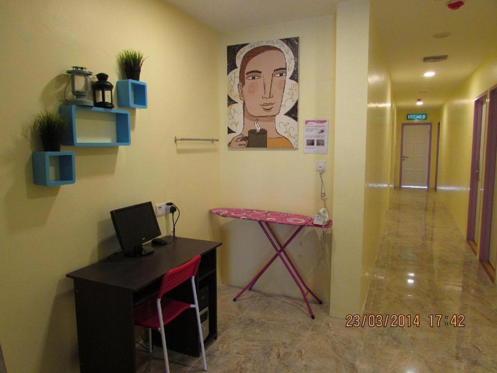 Hotel Zamburger Enstek Sepang Ngoại thất bức ảnh